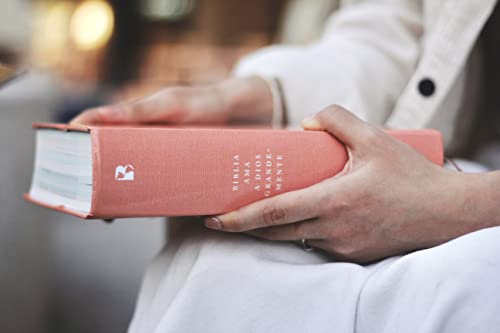 Nbla Biblia AMA a Dios Grandemente, Tapa Dura, Interior a Cuatro Colores