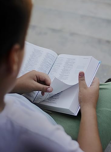 NVI, La Biblia Telos para Jóvenes, Revisión 2022, Tapa dura, Interior a dos colores, Comfort Print: Una guía para el estudiante a través de las Escrituras