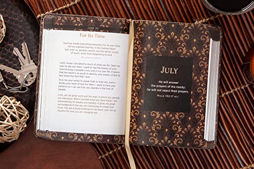 365 Daily Prayers and Declarations for Men