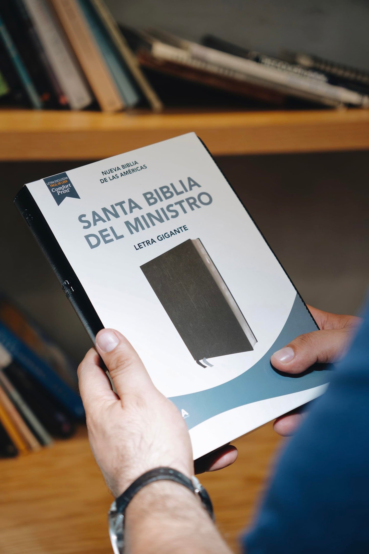 NBLA, Biblia del Ministro, Letra gigante, Leathersoft, Negra, Comfort Print