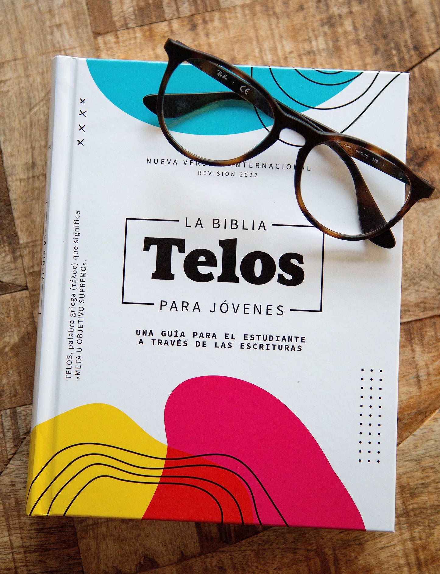 NVI, La Biblia Telos para Jóvenes, Revisión 2022, Tapa dura, Interior a dos colores, Comfort Print: Una guía para el estudiante a través de las Escrituras