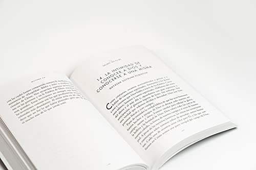 Sus testimonios, mi porción: Devocionales para mujeres de todo el mundo