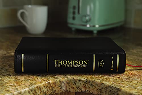 KJV, Thompson Chain-Reference Bible, Handy Size, Bonded Leather, Black, Red Letter