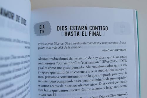Devocionales Diarios de Los Salmos: 365 Reflexiones Para Todos Los Días / Daily D Evotions from Psalms: 365 Daily Inspirations