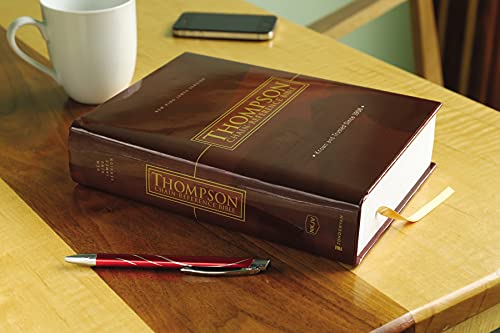 Thompson Chain-reference Bible: New King James Version, Red Letter