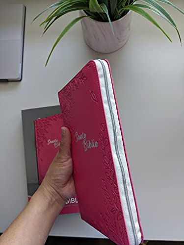 Santa Biblia NTV, Edición zíper, Flores rosa (SentiPiel) (Spanish Edition)