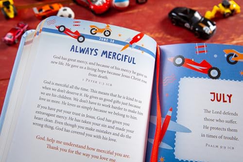 Daily Strength for Boys: 365 Daily Devotional