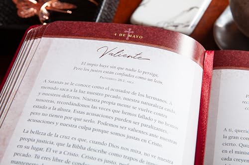 Una Palabra Diaria Para Las Mujeres: Un Devocionario de 365 Días