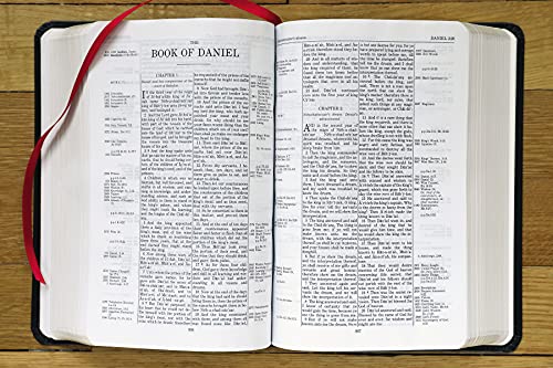 KJV, Thompson Chain-Reference Bible, Handy Size, Bonded Leather, Black, Red Letter