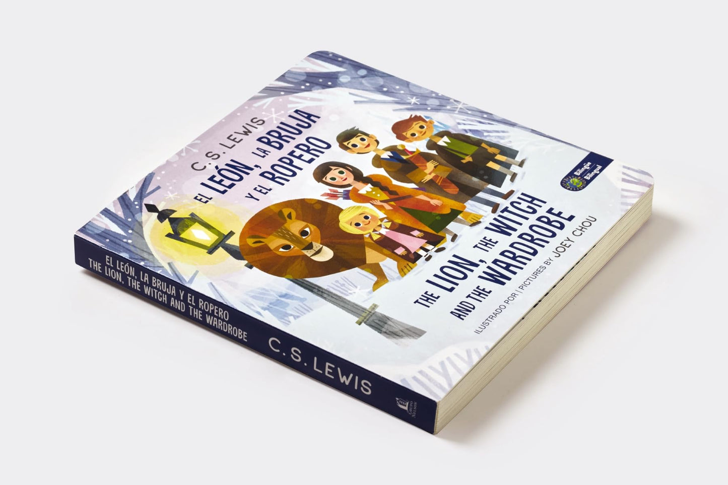 The Lion, the Witch, and the Wardrobe/ El león, la bruja y el ropero, Bilingual Board Book