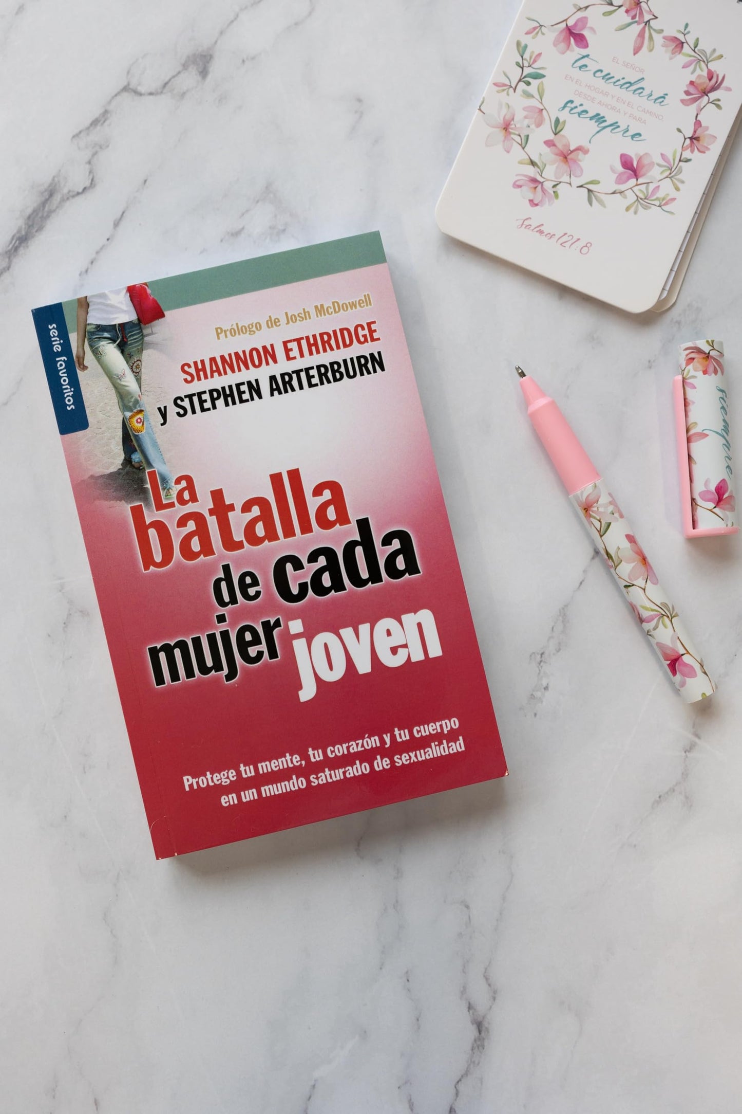 BATALLA DE CADA MUJER JOVEN FAVORITOS: Protege Tu Mente, Tu Corazón Y Tu Cuerpo En Un Mundo Saturado de Sexualidad