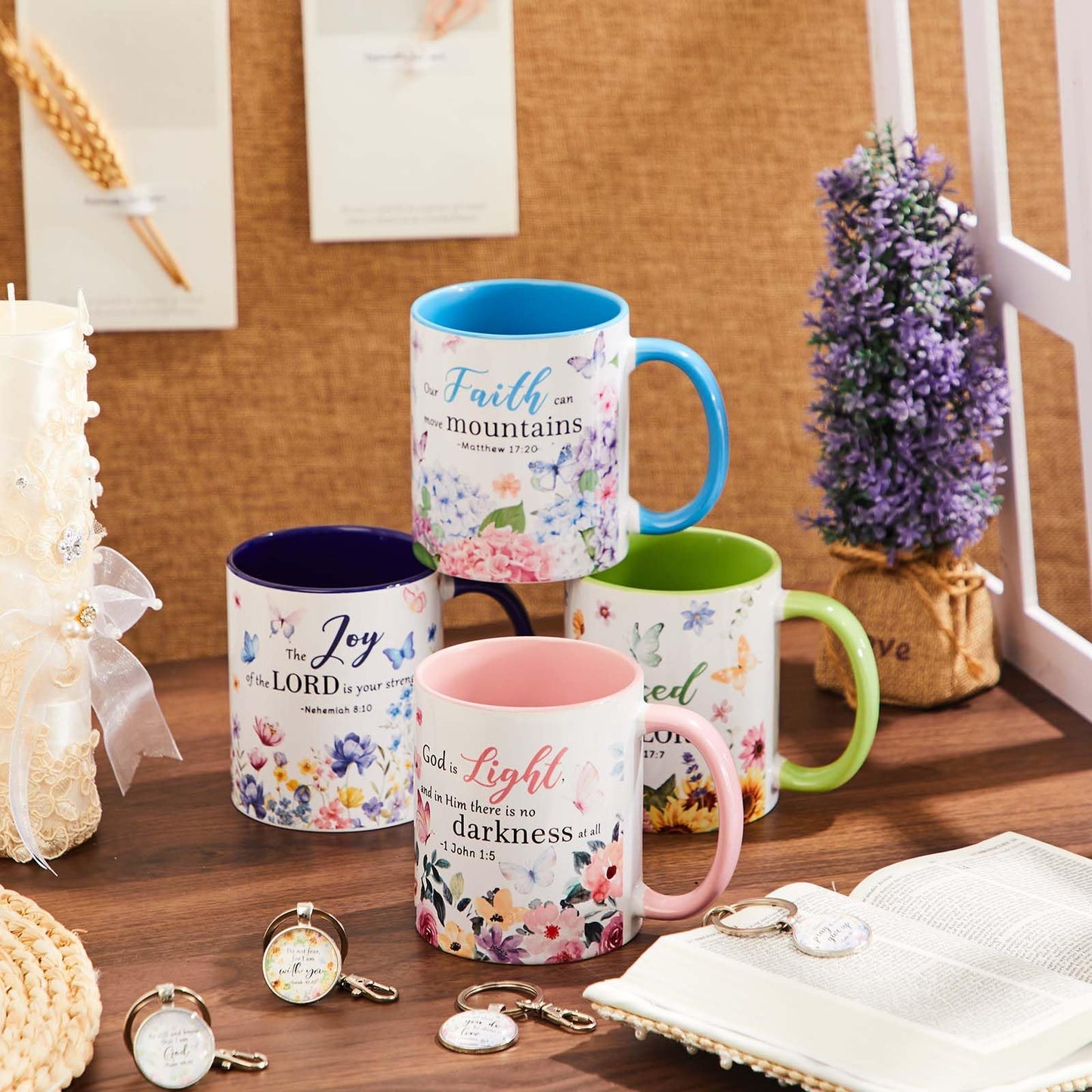 ▶ Juego de 4 tazas de café de cerámica para mujeres con versículo bíblico, juego de tazas de té cristianas, regalos inspiradores, diseño de flores de acuarela