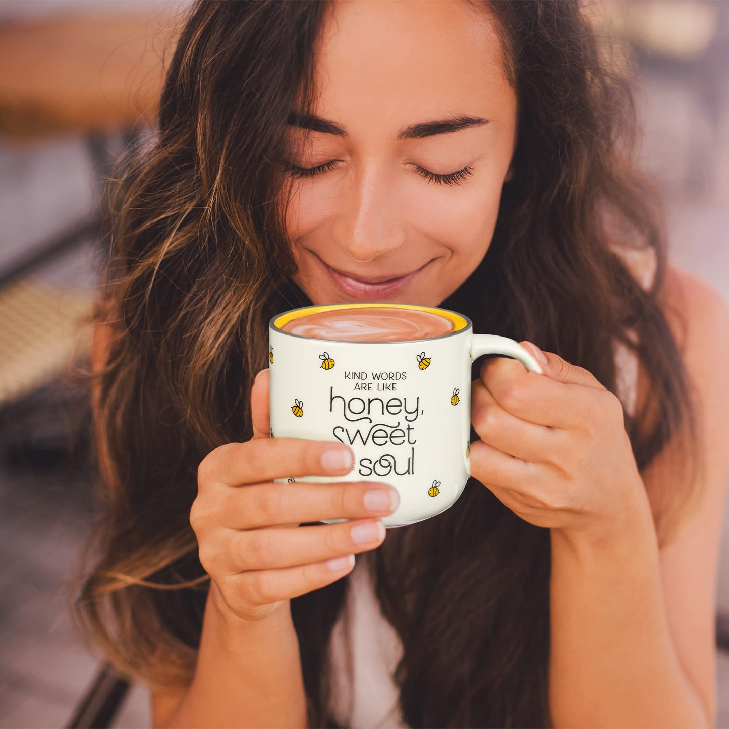 ▶  Taza grande de cerámica para café y té para mujer: las palabras amables son como el versículo bíblico inspirador, no tóxico/sin plomo, apto para microondas y lavaplatos, taza de