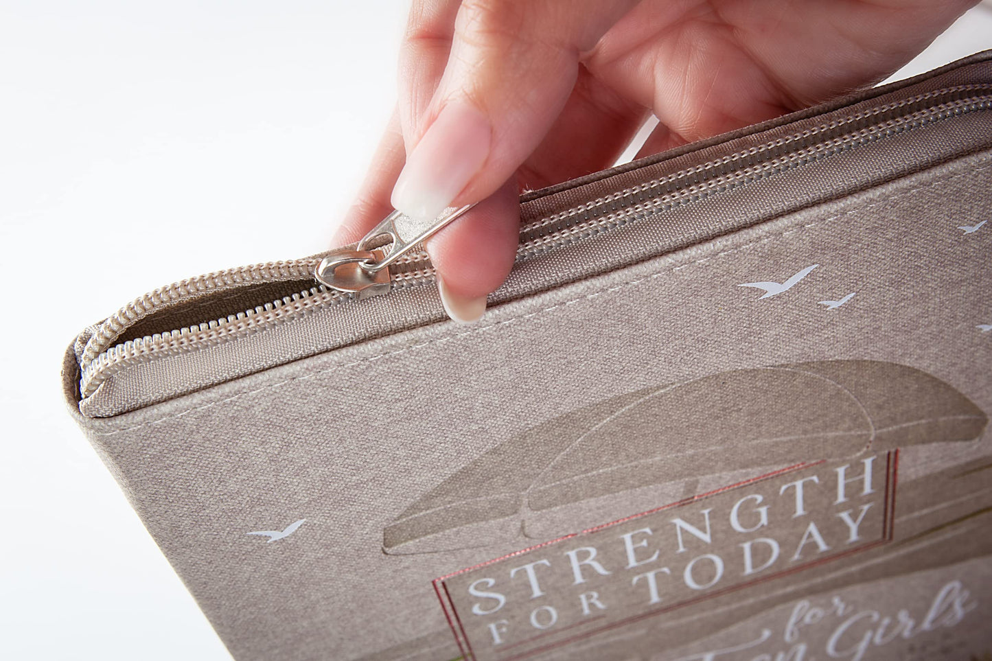 Strength for Today for Teen Girls: 365 Devotions